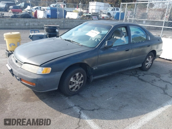 1997 Honda Accord z VIN 1HGTB5622VA476216, wystawiony jako IAAI lot #41407716 z przebiegiem 285 385 mil mil oraz . Historia ofert i sprzedaży dostępna na DreamBid. Obrazek 17.