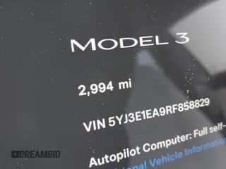 2024 Tesla Model 3 z VIN 5YJ3E1EA9RF858829, wystawiony jako IAAI lot #41160315 z przebiegiem 2 994 mil mil oraz . Historia ofert i sprzedaży dostępna na DreamBid. Obrazek 15.