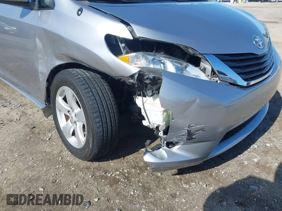2012 Toyota Sienna LE AAS с VIN 5TDKK3DC5CS207090, выставлен на аукционе IAAI как лот 42100711 с пробегом 139 638 миль миль и . История ставок и продаж доступна на DreamBid. Изображение 18.