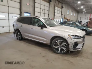 2024 Volvo XC60 Recharge Plug-In Hybrid Ultimate Dark Theme with VIN YV4H60DM1R1841800, listed as a Copart auction lot 77206064 with 1,016 mi miles and Salvage Title. Bid and sale history available at carsss.com. Image 4.