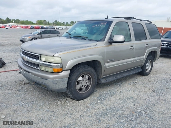 2002 Chevrolet Tahoe LT with VIN 1GNEC13Z82R273092, listed as a IAAI auction lot 41927418 with 230,416 mi miles. Bid and sale history available at carsss.com. Image 2.