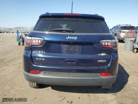 2018 Jeep Compass Latitude with VIN 3C4NJDBB4JT402052, listed as a Copart auction lot 48957095 with 86,913 mi miles and Salvage Title. Bid and sale history available at carsss.com. Image 6.