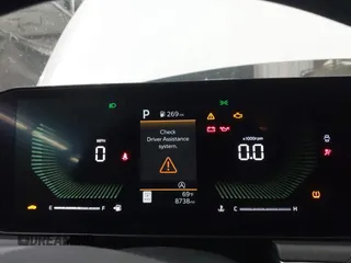 2025 Kia K5 LXS z VIN KNAG24J72S5284973, wystawiony jako IAAI lot #42162422 z przebiegiem 8 738 mil mil oraz . Historia ofert i sprzedaży dostępna na DreamBid. Obrazek 7.