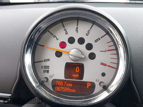 2014 MINI Countryman with VIN WMWZB3C5XEWR37594, listed as a IAAI auction lot 42500466 with 67,589 mi miles and . Bid and sale history available at DreamBid. Image 7.