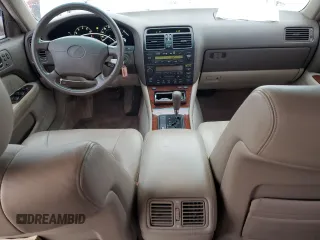 1995 Lexus LS 400 z VIN JT8UF22E2S0021180, wystawiony jako Copart lot #41846845 z przebiegiem 115 126 mil mil oraz Czysty tytuł • Clean title. Historia ofert i sprzedaży dostępna na DreamBid. Obrazek 8.