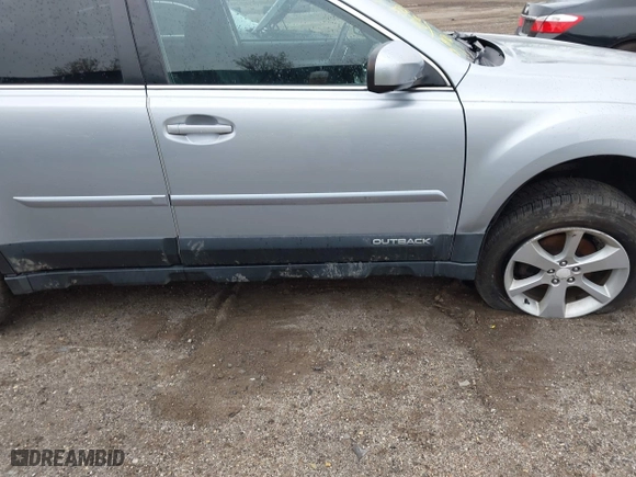 2014 Subaru Outback 2.5i Premium with VIN 4S4BRBCC8E3243525, listed as a IAAI auction lot 41997680 with 137,492 mi miles. Bid and sale history available at carsss.com. Image 18.