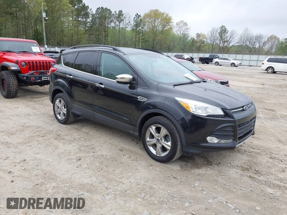 2015 Ford Escape SE with VIN 1FMCU0GX3FUC73452, listed as a IAAI auction lot 41923211 with 140,952 mi miles. Bid and sale history available at carsss.com. Image 1.