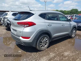 2016 Hyundai Tucson Sport with VIN KM8J33A25GU233478, listed as a IAAI auction lot 42109517 with 81,039 mi miles. Bid and sale history available at carsss.com. Image 4.