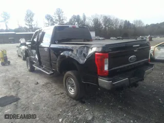 2017 Ford Super Duty F-250 SRW Lariat with VIN 1FT7W2BT4HEC54583, listed as a IAAI auction lot 41419192 with 125,863 mi miles. Bid and sale history available at carsss.com. Image 3.