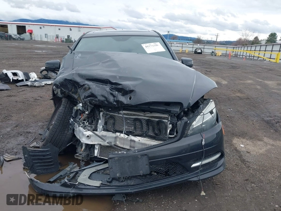 2011 Mercedes-Benz C 300 Sport z VIN WDDGF8BB8BR166099, wystawiony jako IAAI lot #41871096 z przebiegiem 171 749 mil mil oraz . Historia ofert i sprzedaży dostępna na DreamBid. Obrazek 13.