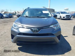 2018 Toyota RAV4 LE с VIN JTMBFREV2JJ211423, выставлен на аукционе IAAI как лот 42068521 с пробегом 85 089 миль миль и . История ставок и продаж доступна на DreamBid. Изображение 13.
