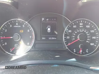 2018 Kia Forte LX z VIN 3KPFL4A74JE203440, wystawiony jako IAAI lot #42221626 z przebiegiem 161 264 mil mil oraz . Historia ofert i sprzedaży dostępna na DreamBid. Obrazek 7.