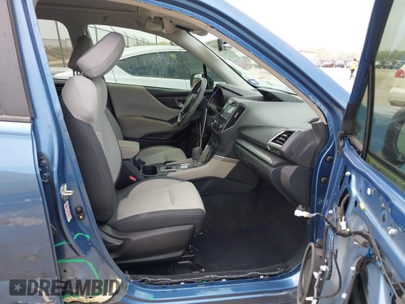 2019 Subaru Forester Premium with VIN JF2SKAEC3KH538077, listed as a IAAI auction lot 41903407 with 64,694 mi miles. Bid and sale history available at carsss.com. Image 5.
