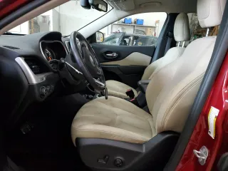 2016 Jeep Cherokee Latitude with VIN 1C4PJMCS9GW256046, listed as a Copart auction lot 68411724 with 87,190 mi miles and Salvage Title. Bid and sale history available at carsss.com. Image 7.