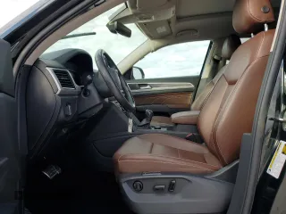 2022 Volkswagen Atlas 3.6L V6 SEL R-Line with VIN 1V2AR2CA3NC512284, listed as a Copart auction lot 86606084 with 69,638 mi miles and Salvage Title. Bid and sale history available at carsss.com. Image 8.