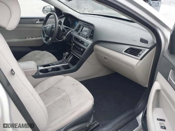 2015 Hyundai Sonata 2.4L SE with VIN 5NPE24AF3FH009863, listed as a IAAI auction lot 41897387 with 205,471 mi miles. Bid and sale history available at carsss.com. Image 5.