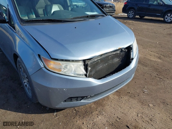 2011 Honda Odyssey EX-L with VIN 5FNRL5H68BB029724, listed as a IAAI auction lot 41854698 with 171,600 mi miles. Bid and sale history available at carsss.com. Image 6.