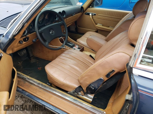1983 Mercedes-Benz 380 SL z VIN WDBBA45A0DB019574, wystawiony jako Copart lot #73357504 z przebiegiem 56 150 mil mil oraz Czysty tytuł • Clean title. Historia ofert i sprzedaży dostępna na DreamBid. Obrazek 7.