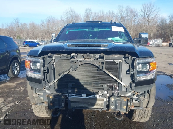 2017 GMC Sierra 2500HD SLT with VIN 1GT12TEY1HF213286, listed as a IAAI auction lot 41696875 with 55,047 mi miles. Bid and sale history available at carsss.com. Image 13.