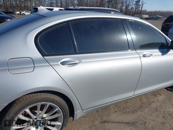 2013 BMW 7 Series 750Li xDrive with VIN WBAYF8C59DD140244, listed as a IAAI auction lot 41754655 with 97,470 mi miles. Bid and sale history available at carsss.com. Image 6.