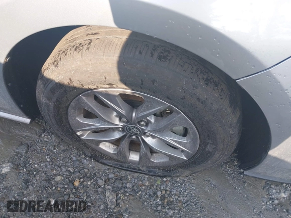 2024 Toyota Sienna LE z VIN 5TDKRKEC0RS203462, wystawiony jako IAAI lot #42240548 z przebiegiem 28 038 mil mil oraz . Historia ofert i sprzedaży dostępna na DreamBid. Obrazek 19.
