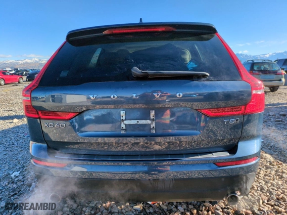 2021 Volvo XC60 Momentum with VIN YV4102RK0M1684923, listed as a Copart auction lot 86117804 with NaN miles and Salvage Title. Bid and sale history available at carsss.com. Image 6.