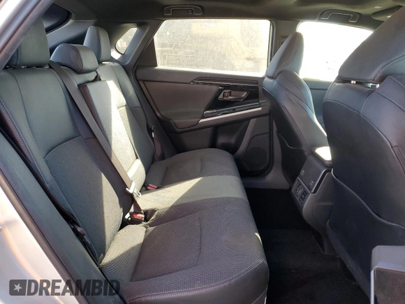 2023 Toyota bZ4X XLE z VIN JTMAAAAA8PA029197, wystawiony jako Copart lot #89393245 z przebiegiem 31 280 mil mil oraz Szkoda całkowita • Salvage title. Historia ofert i sprzedaży dostępna na DreamBid. Obrazek 11.