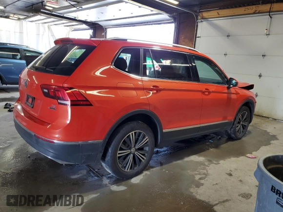 2018 Volkswagen Tiguan SEL with VIN 3VV2B7AXXJM220365, listed as a Copart auction lot 60486055 with 92,006 mi miles and Salvage title. Bid and sale history available at DreamBid. Image 3.