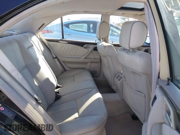 2002 Mercedes-Benz E-Class with VIN WDBJF82JX2X072422, listed as a IAAI auction lot 41390957 with 132,825 mi miles. Bid and sale history available at carsss.com. Image 8.