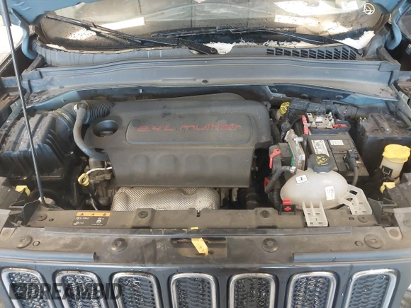 2017 Jeep Renegade Latitude with VIN ZACCJBBB4HPF21586, listed as a IAAI auction lot 41563503 with 134,606 mi miles. Bid and sale history available at carsss.com. Image 10.