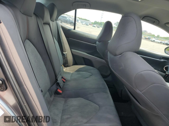 2018 Toyota Camry LE with VIN 4T1B11HK1JU141022, listed as a Copart auction lot 60135785 with 112,652 mi miles and Salvage title. Bid and sale history available at DreamBid. Image 10.