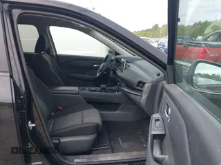 2024 Nissan Rogue SV z VIN 5N1BT3BA1RC705503, wystawiony jako IAAI lot #42298131 z przebiegiem 26 793 mil mil oraz . Historia ofert i sprzedaży dostępna na DreamBid. Obrazek 5.
