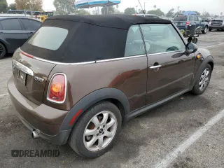 2009 MINI Convertible с VIN WMWMR335X9TU96627, выставлен на аукционе Copart как лот 86551094 с пробегом 91 843 миль миль и Чистый • Clean title. История ставок и продаж доступна на DreamBid. Изображение 3.