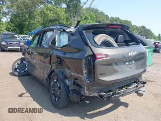 2022 Kia Telluride SX z VIN 5XYP5DHC4NG285857, wystawiony jako IAAI lot #42420016 z przebiegiem 40 000 mil mil oraz . Historia ofert i sprzedaży dostępna na DreamBid. Obrazek 3.