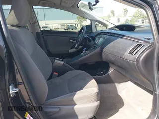 2015 Toyota Prius Four with VIN JTDKN3DU0F1986030, listed as a IAAI auction lot 42034054 with 194,915 mi miles. Bid and sale history available at carsss.com. Image 5.