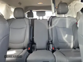 2021 Toyota Sienna XLE z VIN 5TDJRKEC3MS007973, wystawiony jako Copart lot #55492735 z przebiegiem 53 700 mil mil oraz Szkoda całkowita • Salvage title. Historia ofert i sprzedaży dostępna na DreamBid. Obrazek 10.