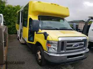 2019 Ford E-Series Commercial with VIN 1FDEE4F66KDC56080, listed as a Copart auction lot 42263015 with Not Provided miles and Clean Title. Bid and sale history available at carsss.com. Image 4.