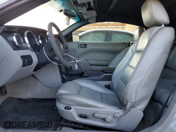 2005 Ford Mustang Deluxe with VIN 1ZVFT84N155186984, listed as a Copart auction lot 52913395 with 264,052 mi miles and Salvage Title. Bid and sale history available at carsss.com. Image 7.