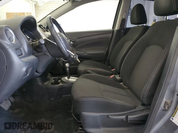2017 Nissan Versa SV z VIN 3N1CN7AP7HL816546, wystawiony jako Copart lot #54452285 z przebiegiem 97 147 mil mil oraz Szkoda całkowita • Salvage title. Historia ofert i sprzedaży dostępna na DreamBid. Obrazek 7.