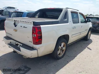 2008 Chevrolet Avalanche LT w/2LT with VIN 3GNEC12028G250998, listed as a IAAI auction lot 42056165 with 273,777 mi miles. Bid and sale history available at carsss.com. Image 4.
