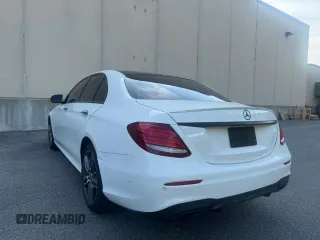 2019 Mercedes-Benz E 300 z VIN WDDZF4KB0KA608079, wystawiony jako Copart lot #59808375 z przebiegiem 60 639 mil mil oraz Czysty tytuł • Clean title. Historia ofert i sprzedaży dostępna na DreamBid. Obrazek 3.