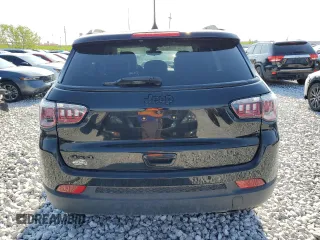 2020 Jeep Compass Latitude z VIN 3C4NJDBB0LT100664, wystawiony jako Copart lot #47980585 z przebiegiem 78 548 mil mil oraz Szkoda całkowita • Salvage title. Historia ofert i sprzedaży dostępna na DreamBid. Obrazek 6.