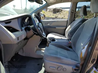 2019 Toyota Sienna LE Auto Access Seat with VIN 5TDKZ3DC5KS008521, listed as a Copart auction lot 53512695 with 147,488 mi miles and Salvage title. Bid and sale history available at DreamBid. Image 7.