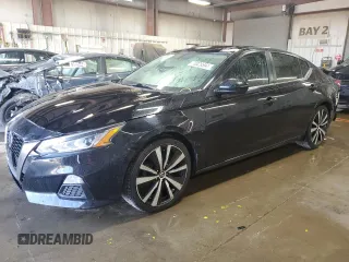 2019 Nissan Altima SR with VIN 1N4BL4CV8KC258935, listed as a Copart auction lot 70028694 with 97,267 mi miles and Salvage Title. Bid and sale history available at carsss.com. Image 1.
