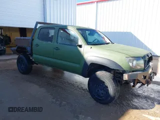 2006 Toyota Tacoma z VIN 5TELU42N56Z240980, wystawiony jako IAAI lot #41675834 z przebiegiem 271 736 mil mil oraz . Historia ofert i sprzedaży dostępna na DreamBid. Obrazek 1.