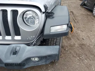 2020 Jeep Wrangler Unlimited Sport S z VIN 1C4HJXDN3LW115076, wystawiony jako IAAI lot #41921868 z przebiegiem 93 052 mil mil oraz . Historia ofert i sprzedaży dostępna na DreamBid. Obrazek 6.