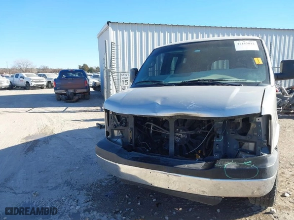 2007 Chevrolet Express Passenger with VIN 1GAHG35UX71176305, listed as a IAAI auction lot 41143812 with 338,940 mi miles. Bid and sale history available at carsss.com. Image 13.