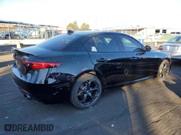 2019 Alfa Romeo Giulia Ti z VIN ZARFANBN0K7602653, wystawiony jako Copart lot #86393384 z przebiegiem 45 974 mil mil oraz Czysty tytuł • Clean title. Historia ofert i sprzedaży dostępna na DreamBid. Obrazek 3.