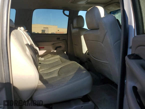 2004 Chevrolet Suburban LT with VIN 3GNEC16ZX4G198345, listed as a Copart auction lot 55754274 with 255,932 mi miles and Clean Title. Bid and sale history available at carsss.com. Image 11.