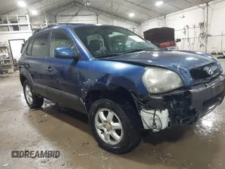 2005 Hyundai Tucson GLS with VIN KM8JN72D55U182689, listed as a IAAI auction lot 41512644 with 238,707 mi miles. Bid and sale history available at carsss.com. Image 1.